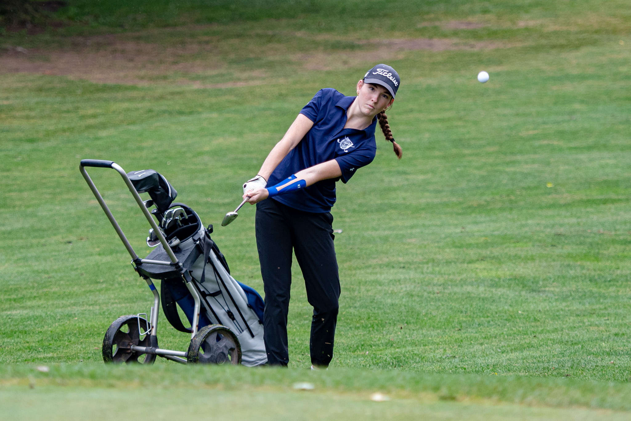 Parkside Stampeders Karis Beattie chips on to the green.